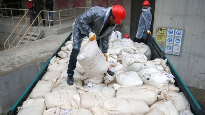 Ağrı'da İran plakalı tırda 3 kilo 90 gram uyuşturucu ele geçirildi