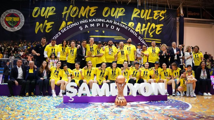 Fenerbahçe Kadın Basketbol Takımı’ndan çifte şampiyonluk