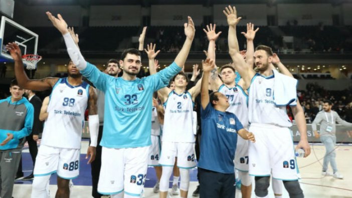 Türk Telekom Prometey'i devirip EuroCup'ta finale çıktı