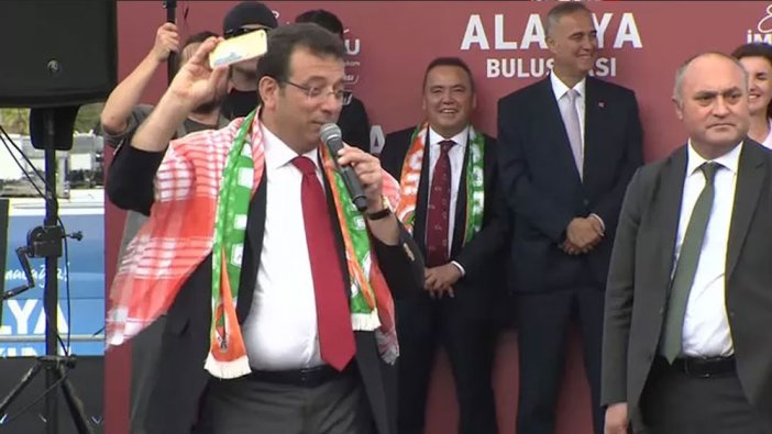 Sahneye telefon atılınca İmamoğlu ne tepki verdi