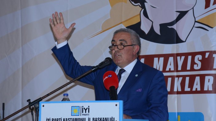 İYİ Parti'den Kastamonu'da yapılan pankart provokasyonuna yanıt: "Değişimi fark edenler korku içine girdi"