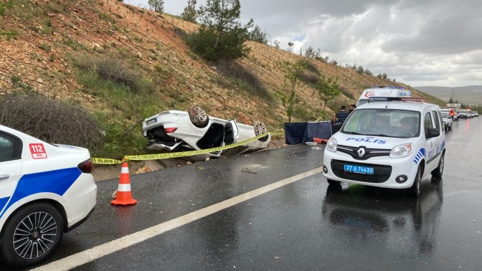 Gaziantep'te otomobil devrildi: 1 ölü, 1 yaralı!