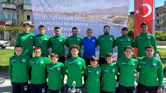 Büyükşehir kano takımı yarışları şampiyon olarak tamamladı