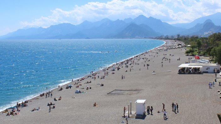 Antalya'da deniz sezonu açıldı!