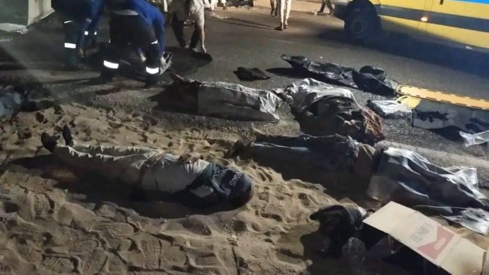 Mısır'da katliam gibi kaza: 14 ölü, 25 yaralı!