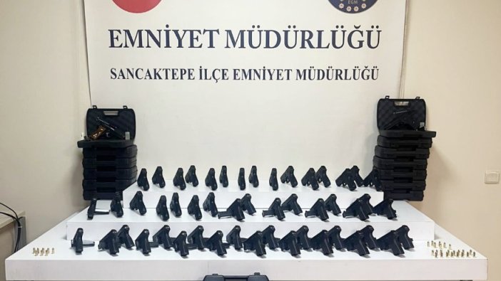 Maltepe’de baskın: Evden cephanelik çıktı