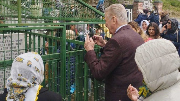 21 yıl sonra yine aynı adres! Uğur Dündar kimin türbesine gitti