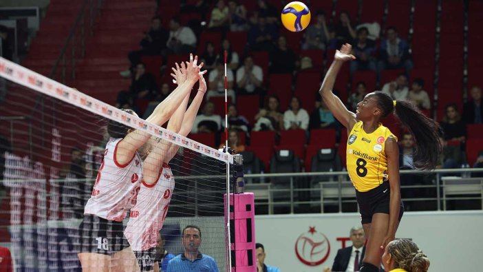 VakıfBank THY'yi rahat geçti