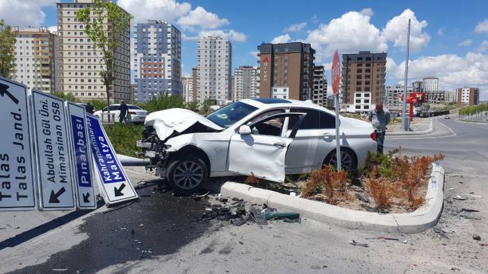 Kaza yapan otomobil refüje uçtu: 3 yaralı