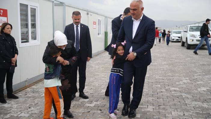 Bakan Ersoy’dan konteyner kente ziyaret