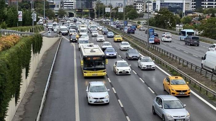 İstanbul’da yağışlı hava trafiğe vurdu!