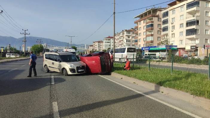 Bursa'da yol verme tartışması kötü bitti! 3 yaralı