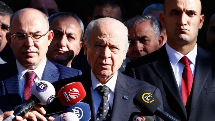 Bahçeli: Yürürken düşünmesini tavsiye ederim