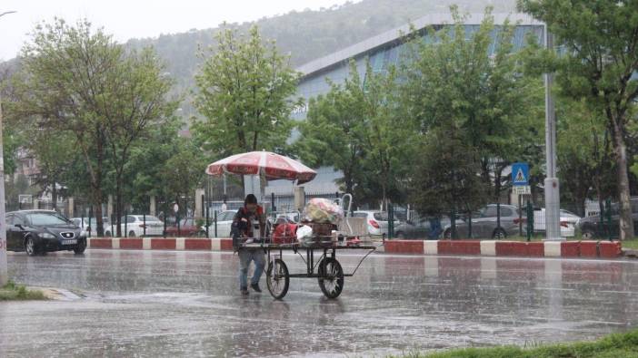 Afyonkarahisar’da sağanak yağış!