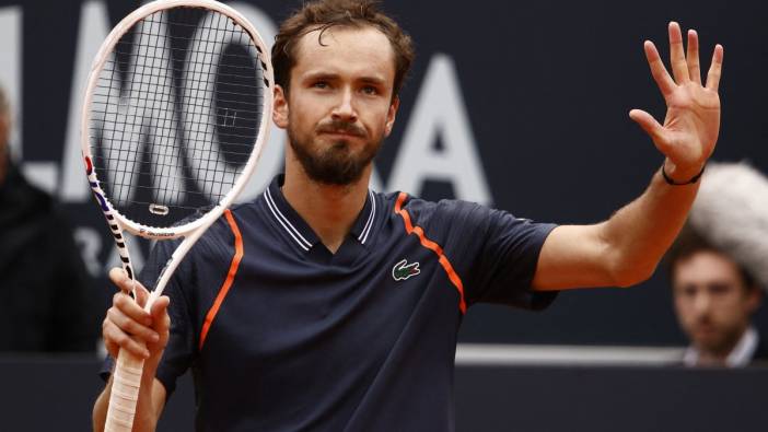 Medvedev ve Tsitsipas, Roma Açık'ta yarı finale yükseldi