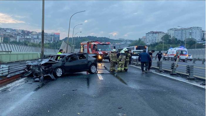 Haliç Köprüsü’nde feci kaza; araç cayır cayır yandı!