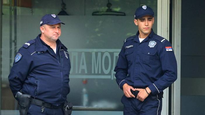 Sırbistan'da silahlı saldırılara karşı protestolar sürüyor