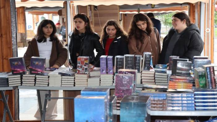 Yalova'da kitap fuarına yoğun ilgi