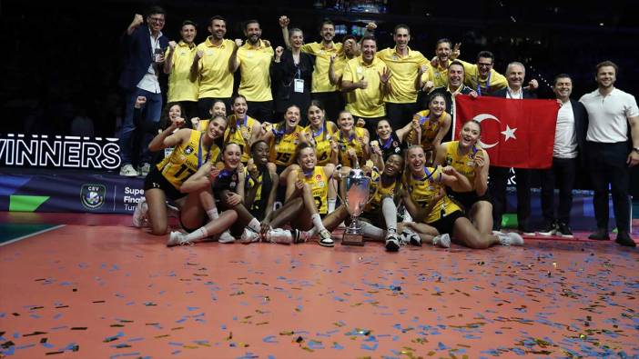 Şampiyon Vakıfbank Türkiye'ye döndü