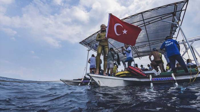 Milli dalışçı Şahika Ercümen rekor kırdı