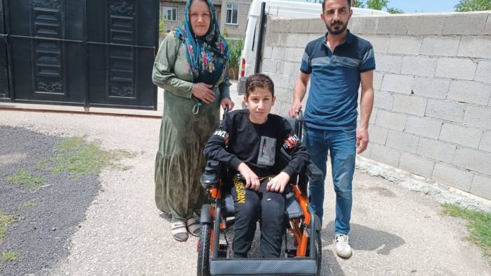 Vanlı Amcan’dan spina bifida hastası Harun’a akülü sandalye