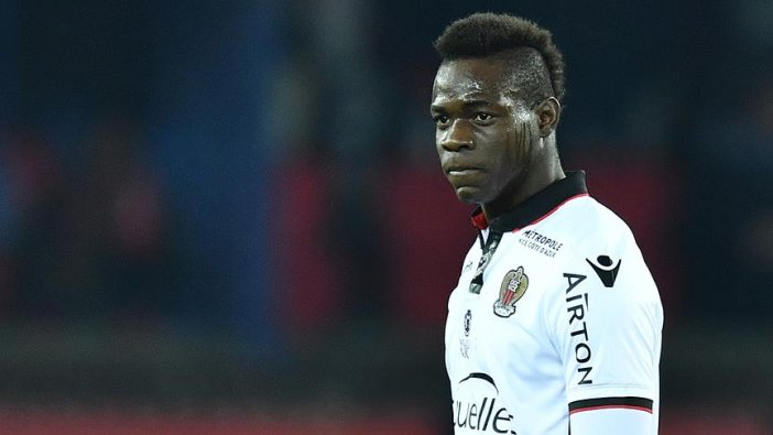 Balotelli bir yıl daha Nice'te