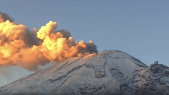 Meksika’da yanardağdan çıkan küller nedeniyle toz fırtınası yaşandı