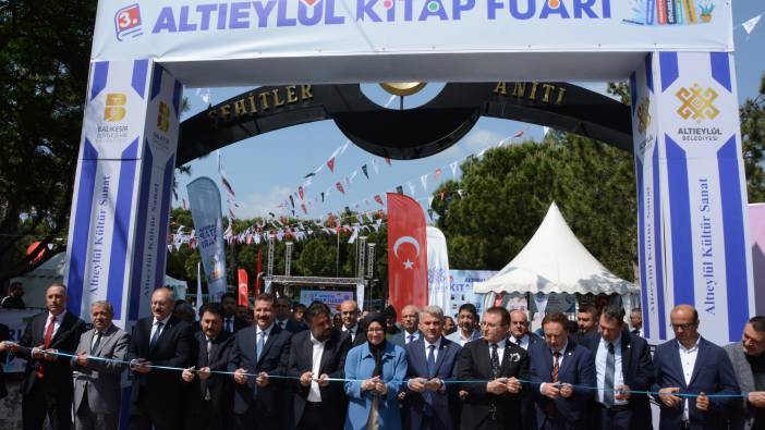 Balıkesir'de 3. Altıeylül Kitap Fuarı açıldı