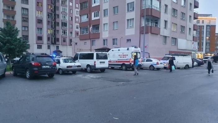 Komşuların otopark kavgasında kan aktı: 1 yaralı