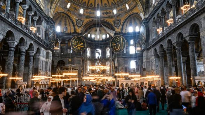 Ayasofya’da İstanbul'un fethi için mevlit okutuldu