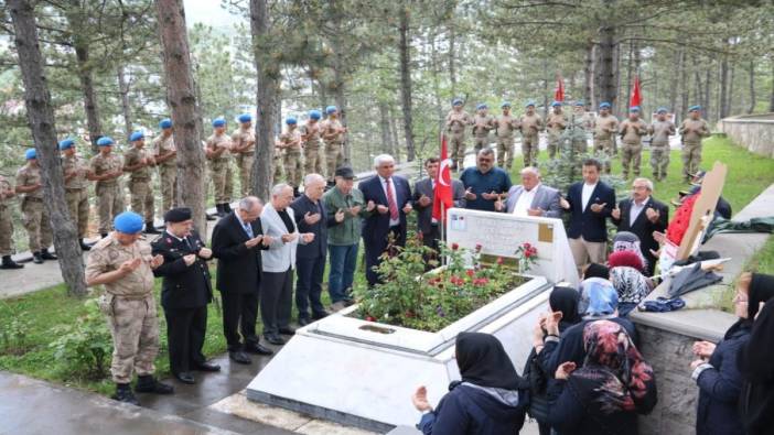 Şehit Teğmen Cemal Tepeli kabri başında anıldı