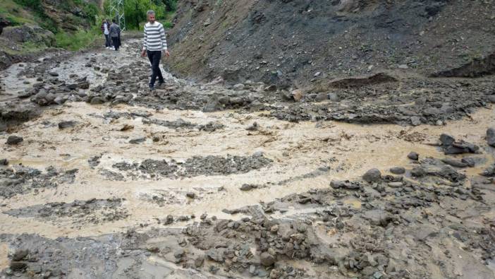 Sason'da selden kapanan köy yolları ulaşıma açıldı