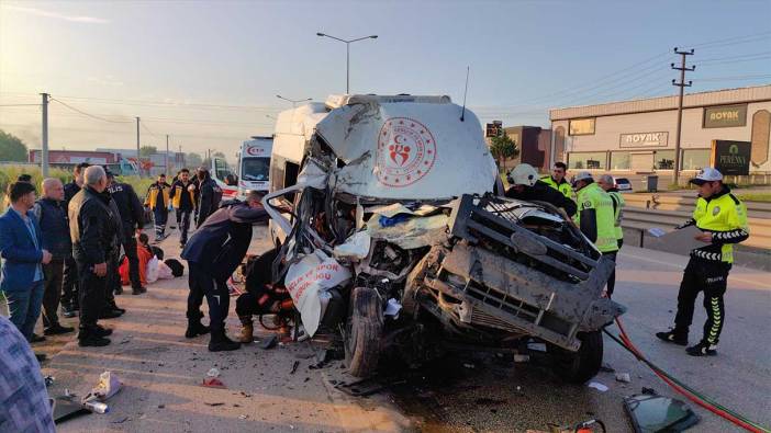 Sporcuları taşıyan minibüs kaza yaptı: 1 ölü 16 yaralı