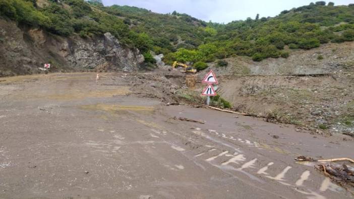 Manisa'da sağanak yağış üzüm bağlarını göle döndürdü