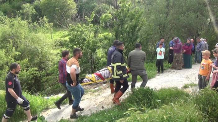 Çöp atarken dereye düştü: İtfaiye alarma geçti