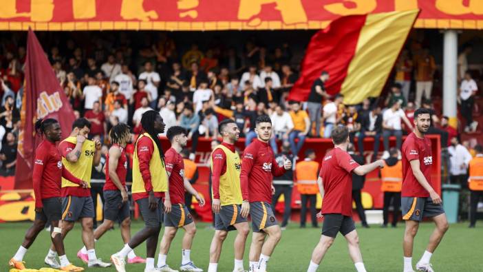 Galatasaray'dan derbi öncesi taraftara açık antrenman