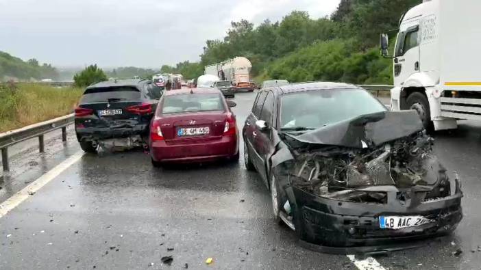 Düzce'de zincirleme kaza: 10 araç birbirine girdi!