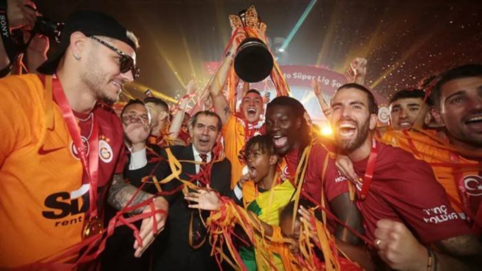 Galatasaray’ın şampiyonluğuna özel hatıra parası basıldı