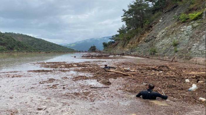 Selde kaybolmuşlardı; iki kişiden birinin cesedi bulundu