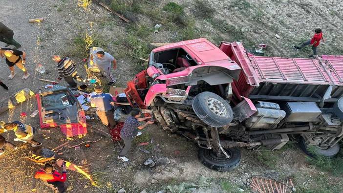 Önündeki kaza yapan araca çarpmak istemedi; köprüden uçtu