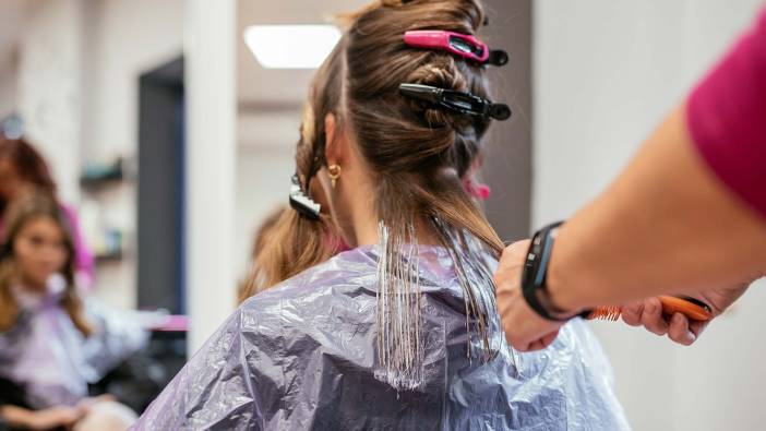 Rüyada saç boyatmak ne anlama gelir?