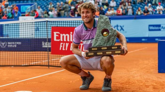 Fransa Açık'ta Zverev ve Ruud yarı finale yükseldi