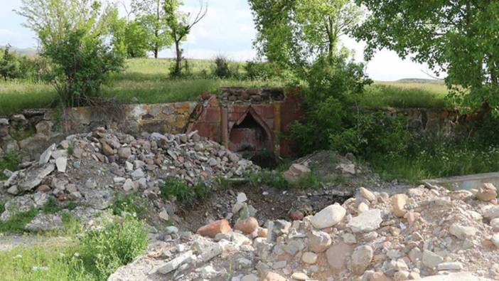 Erzurum'daki Tafta Tabya kaçak kazıyla tahrip edildi