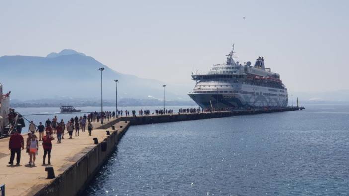 13 yıl sonra İsrailli turistler Alanya Limanı'na gemiyle geldi