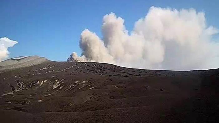 Endonezya’daki Anak Krakatau Yanardağı'nda patlama