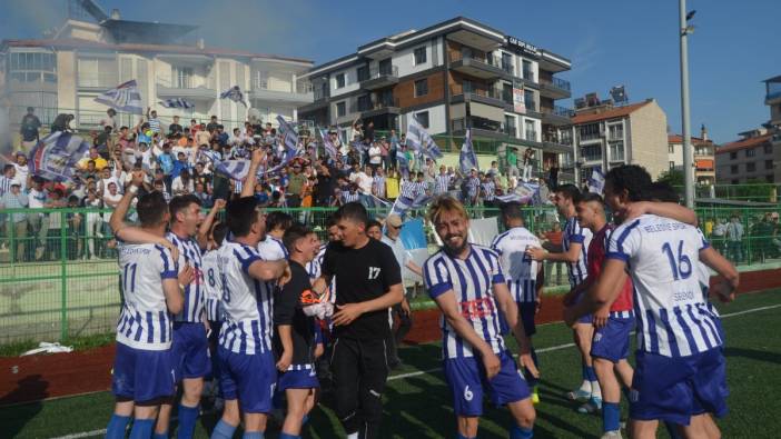 Selendi Belediyespor 31 yıl sonra ilk şampiyonluğunu yaşadı