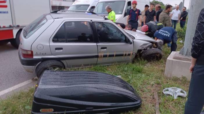 Samsun'da trafik kazası! PTS direğine çarparak durdu!