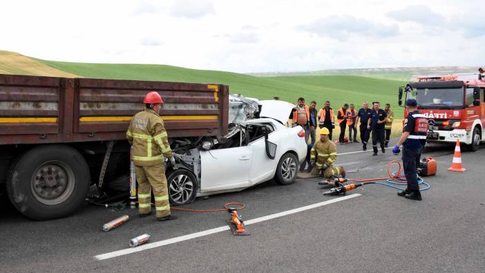 Polis memuru trafik kazasında hayatını kaybetti