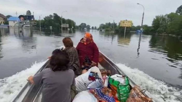 Rusya sivilleri tahliye eden botu vurdu: 3 ölü, 10 yaralı