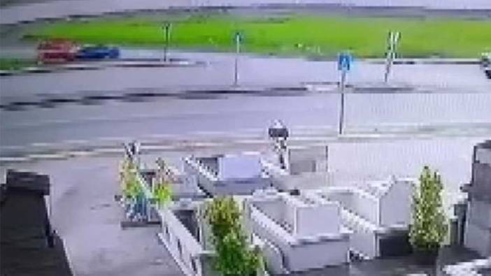 Ankara’da kontrolden çıkan otomobil park halindeki araca çarptı